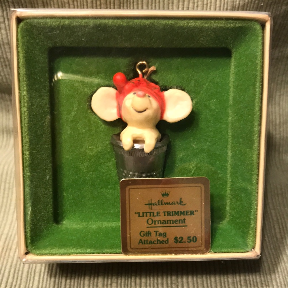 1978 Hallmark Merry Mouse Thimble Little Tree Trimmer Series Ornament Vintage 2”